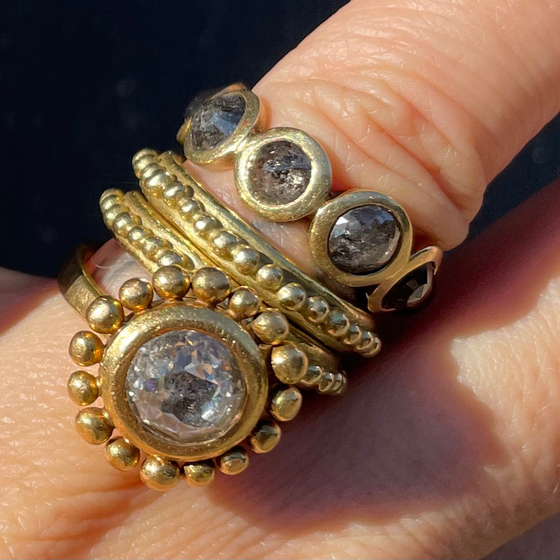 Solid 18ct Gold Abida Ring