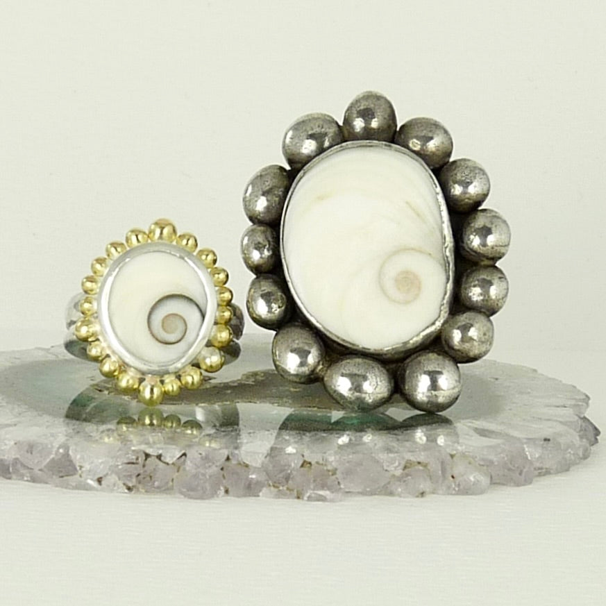 Operculum Shell Courtesan Ring
