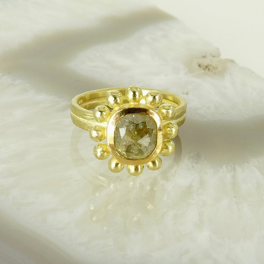 Grey Yellow Diamond Courtesan ring