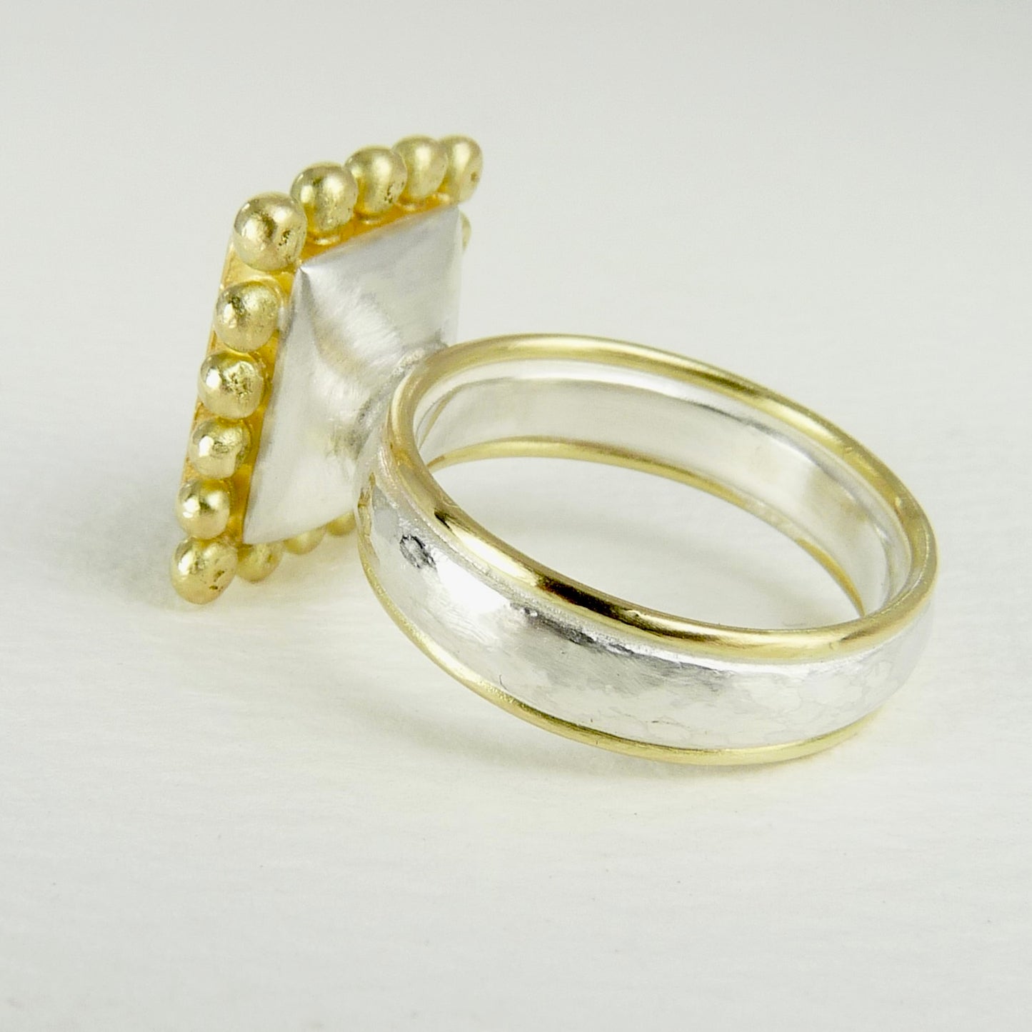 Green Tourmaline Courtesan Ring