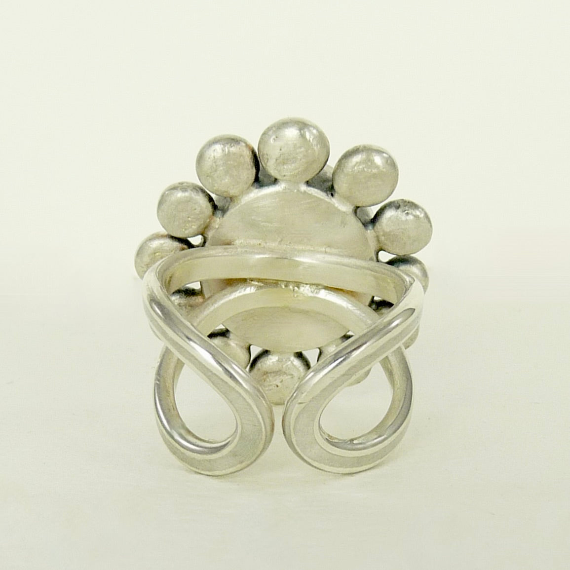 Giant Operculum Courtesan Ring