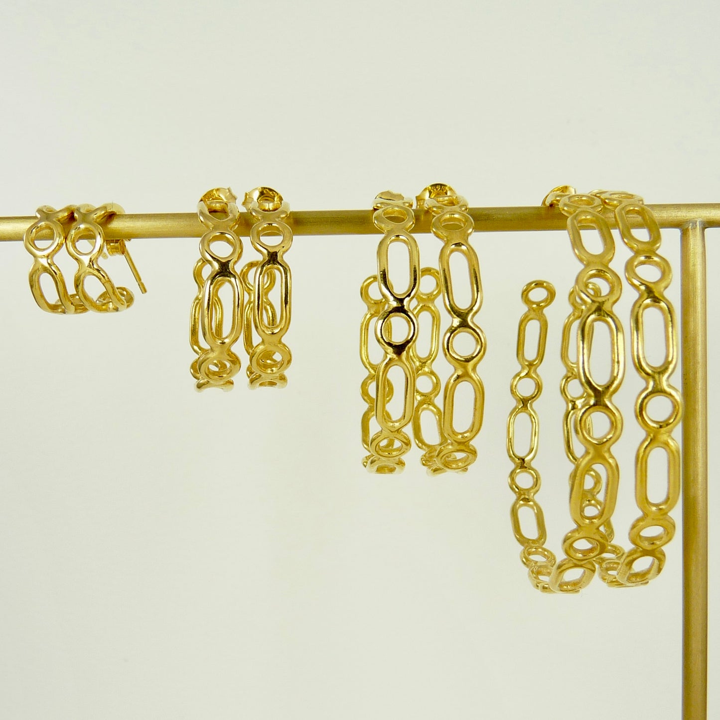 Zee Medium Hoops