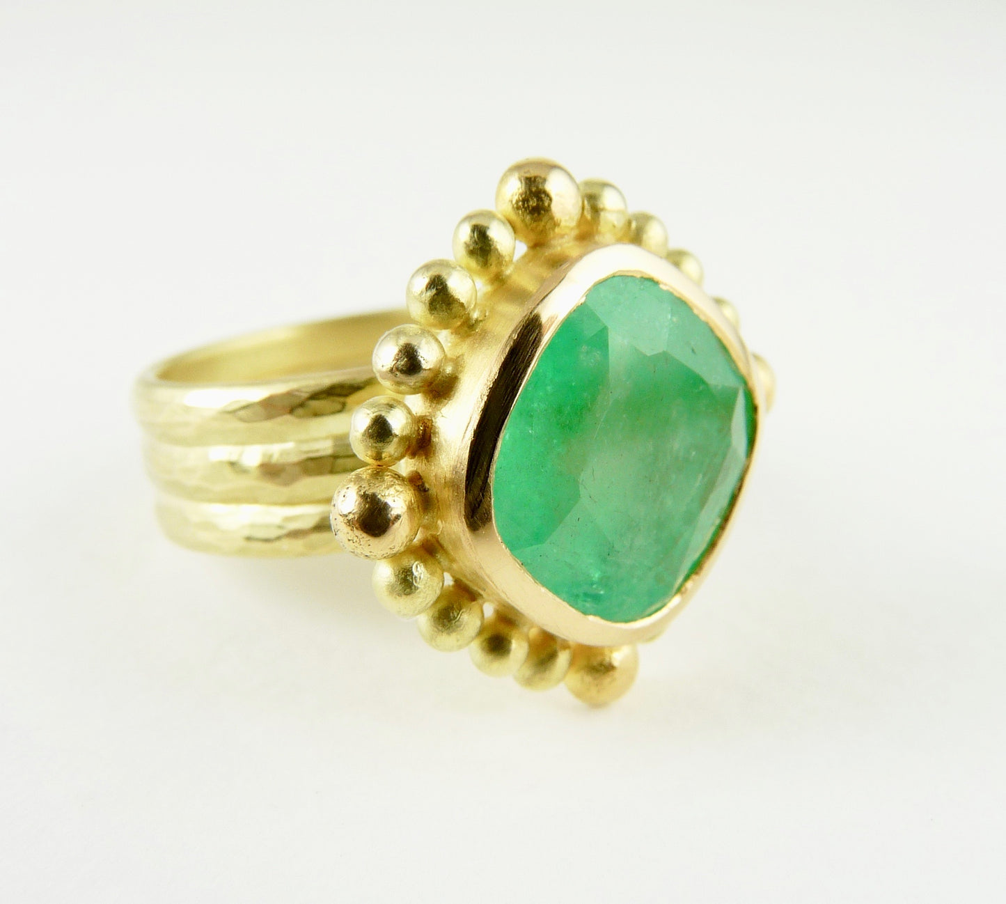 Columbian Emerald Courtesan Ring
