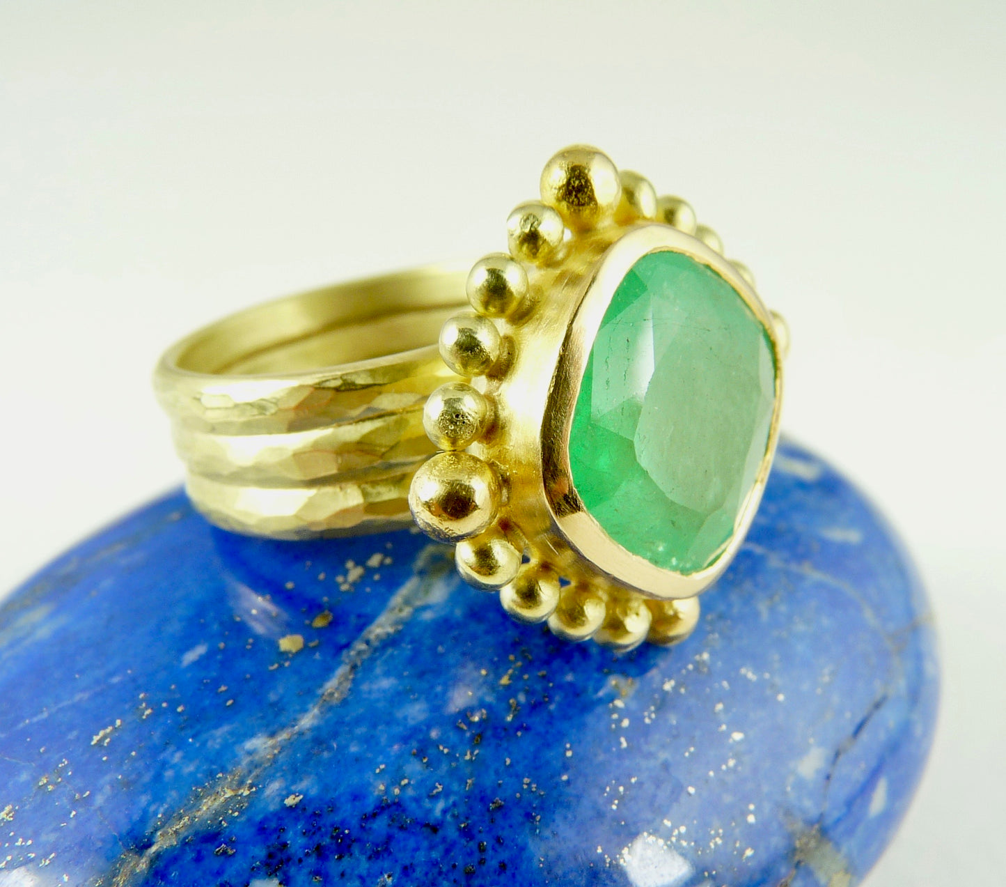 Columbian Emerald Courtesan Ring