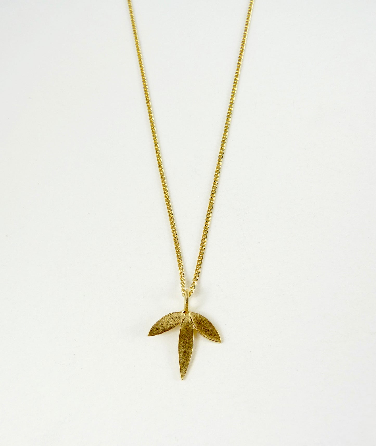 Claudia Flower Necklace