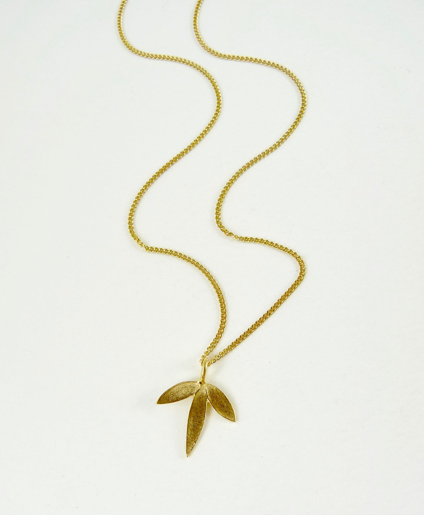 Claudia Flower Necklace