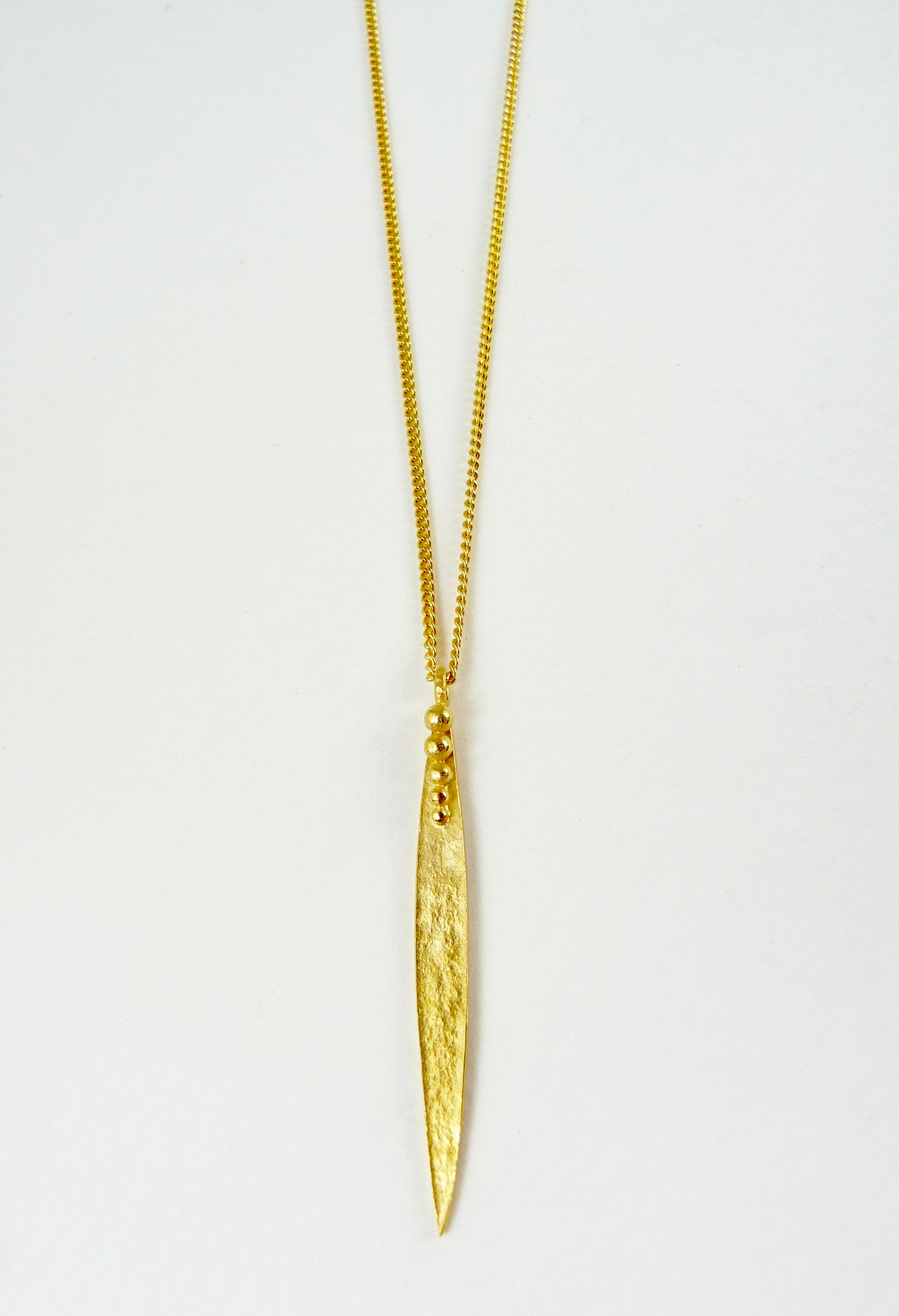 Medium Madeleine Leaf Necklace