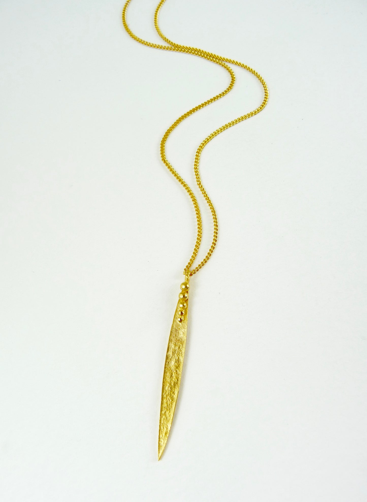 Medium Madeleine Leaf Necklace