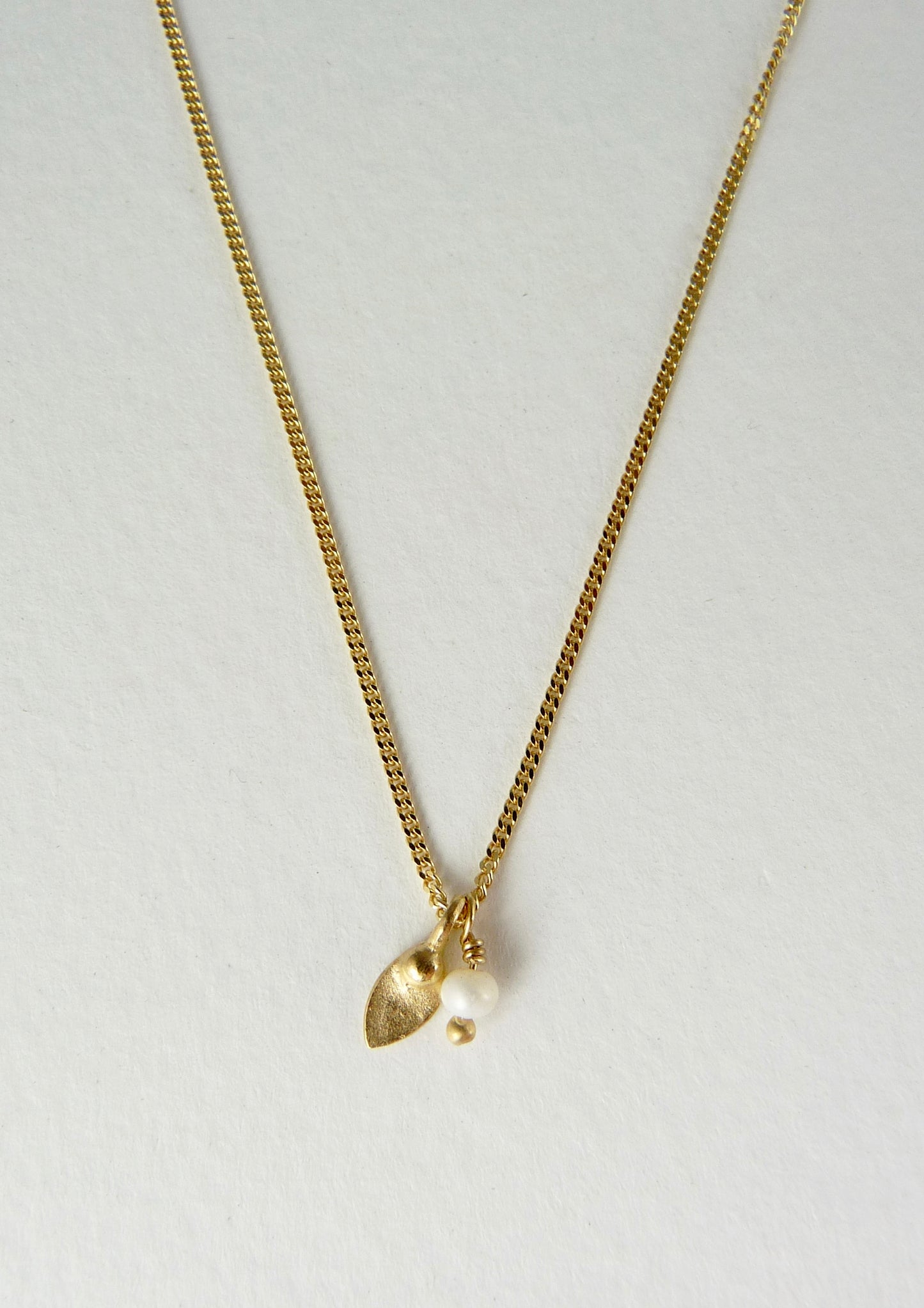 Delicate Mimi Necklace with Pearl