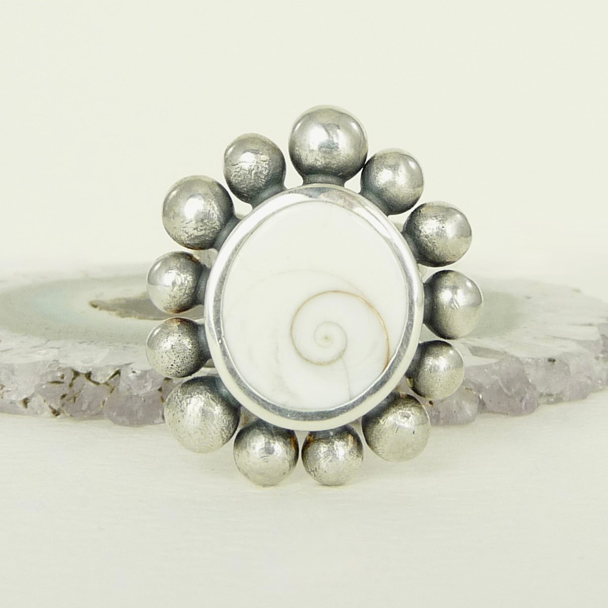 Giant Operculum Courtesan Ring