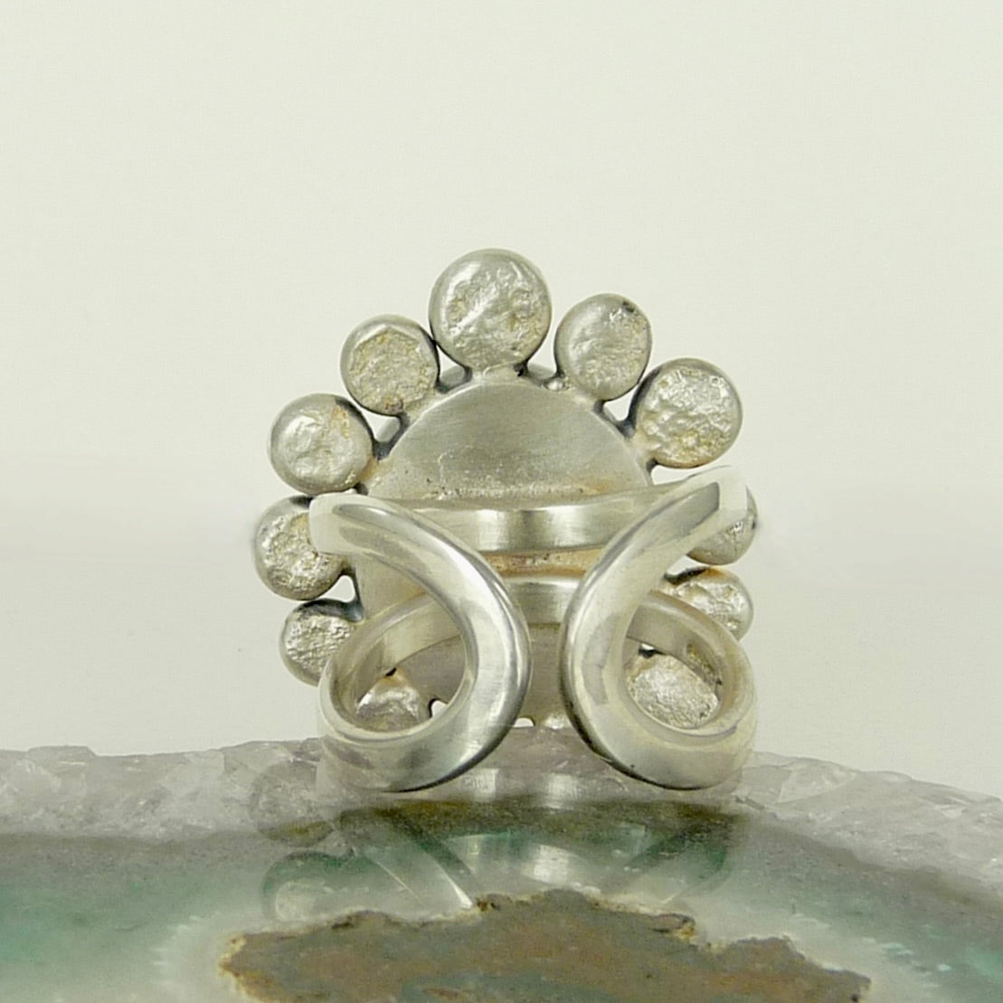 Giant Operculum Courtesan Ring