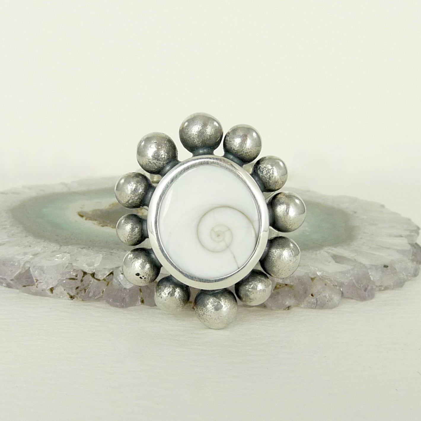 Giant Operculum Courtesan Ring