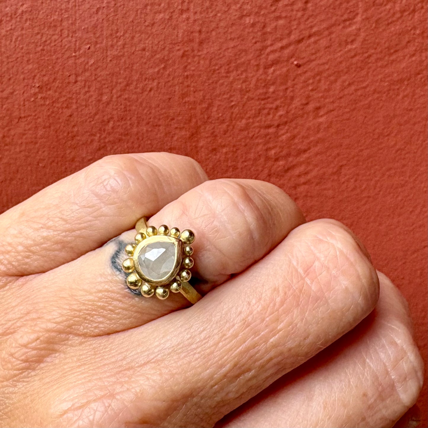 Pearly Cream Diamond Courtesan Ring