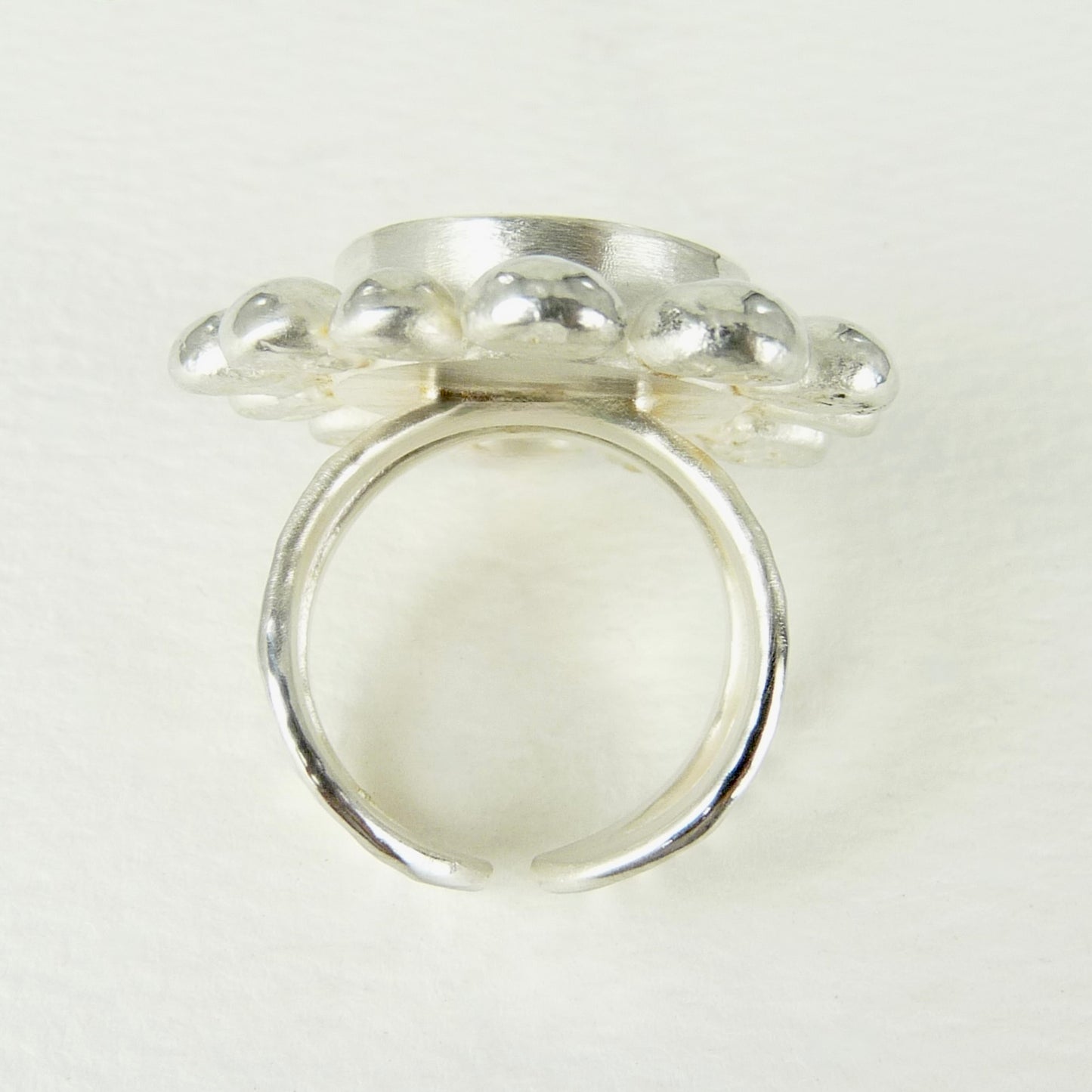 Giant Courtesan Ring With Operculum And Silver