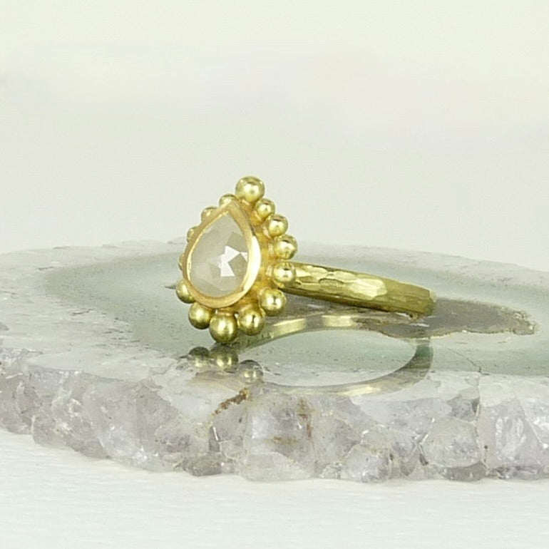 Pearly Cream Diamond Courtesan Ring