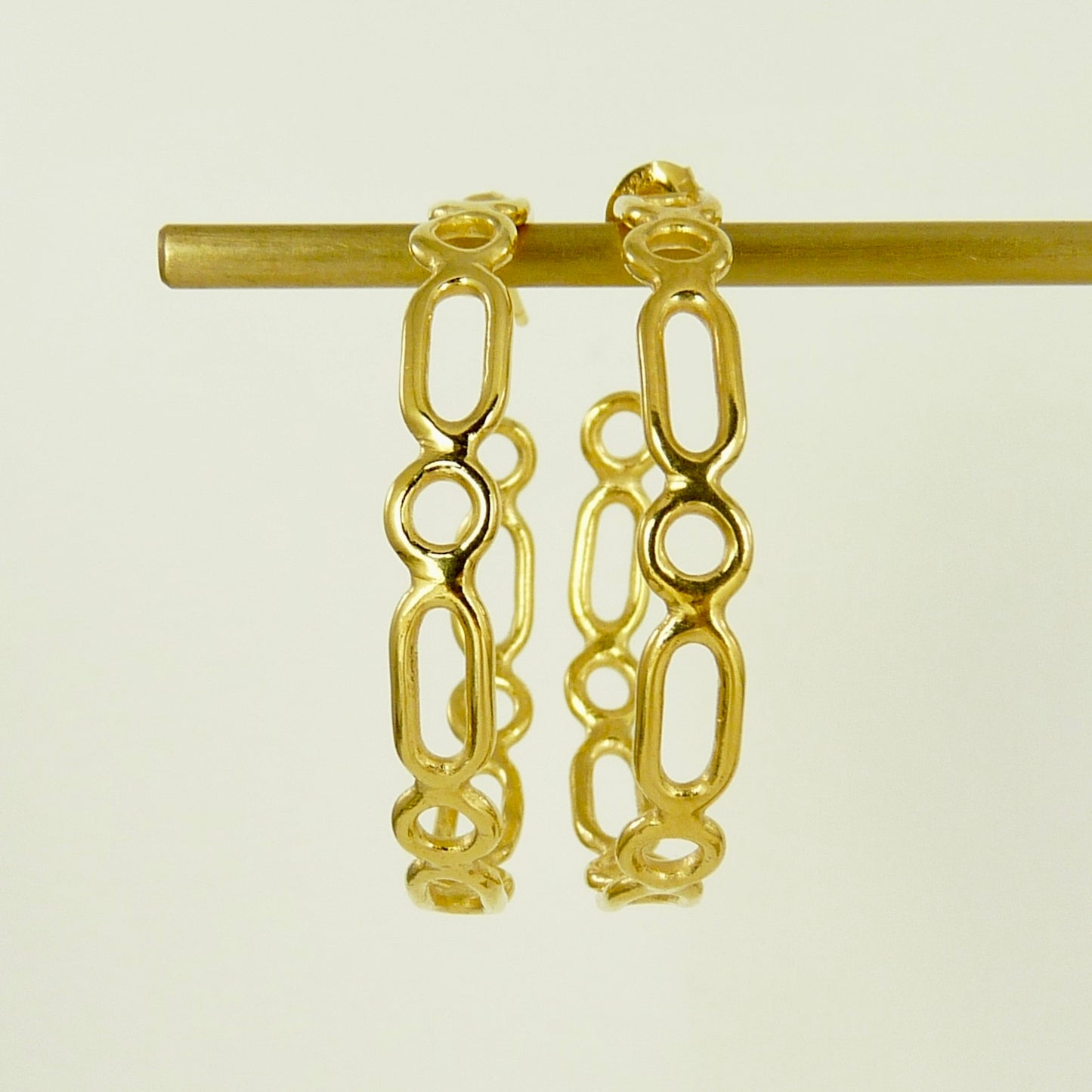 Zee Medium Hoops
