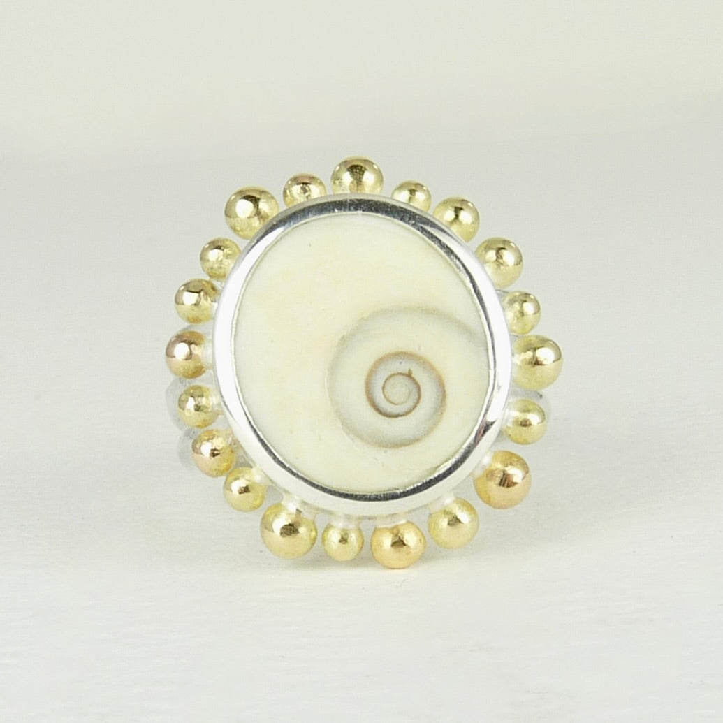 Operculum Shell Courtesan Ring, Silver and Gold