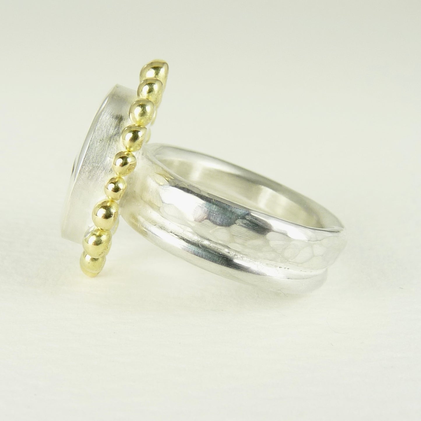 Operculum Shell Courtesan Ring