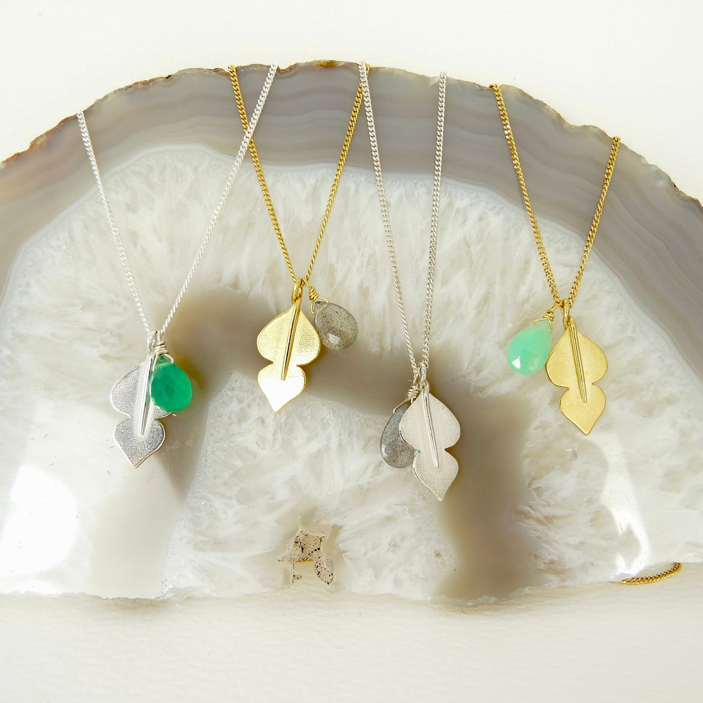 Single Temple Pendant Necklace