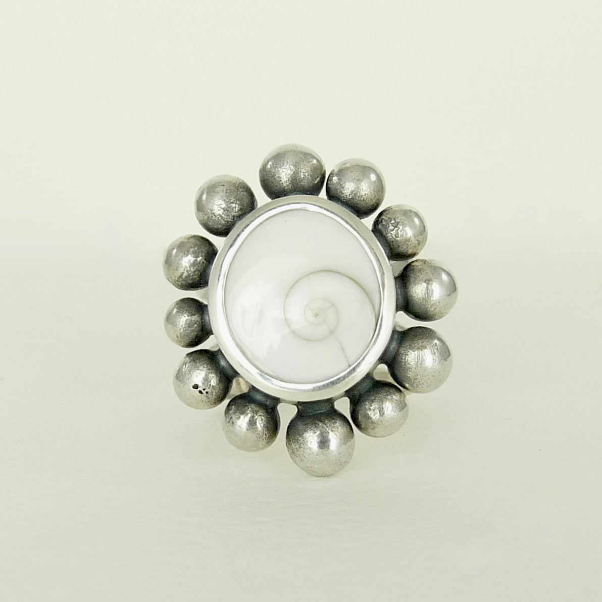 Giant Operculum Courtesan Ring