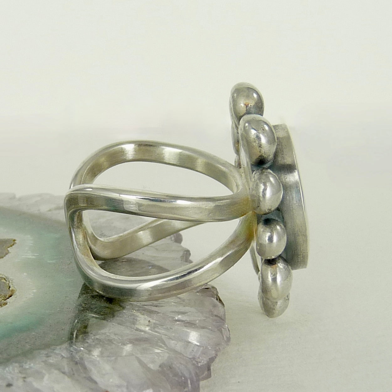 Giant Operculum Courtesan Ring