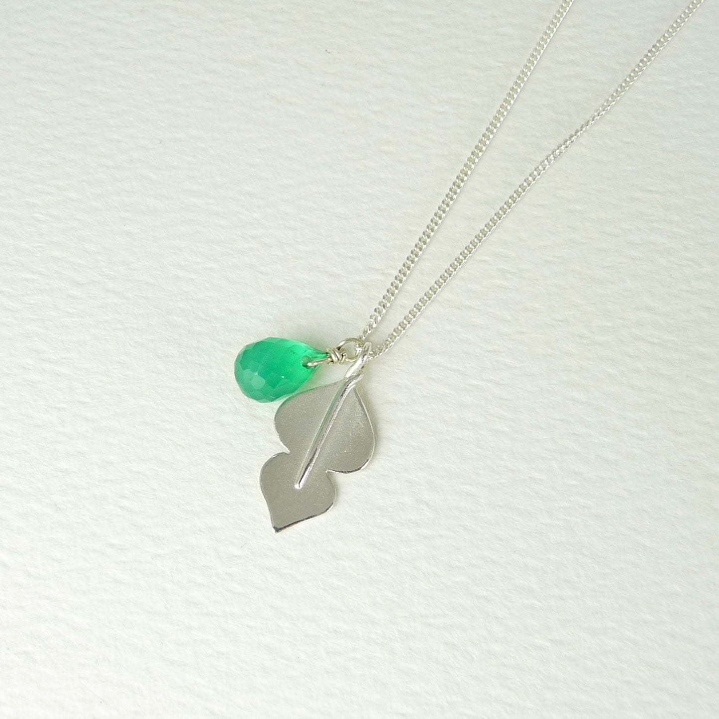 Single Temple Pendant Necklace