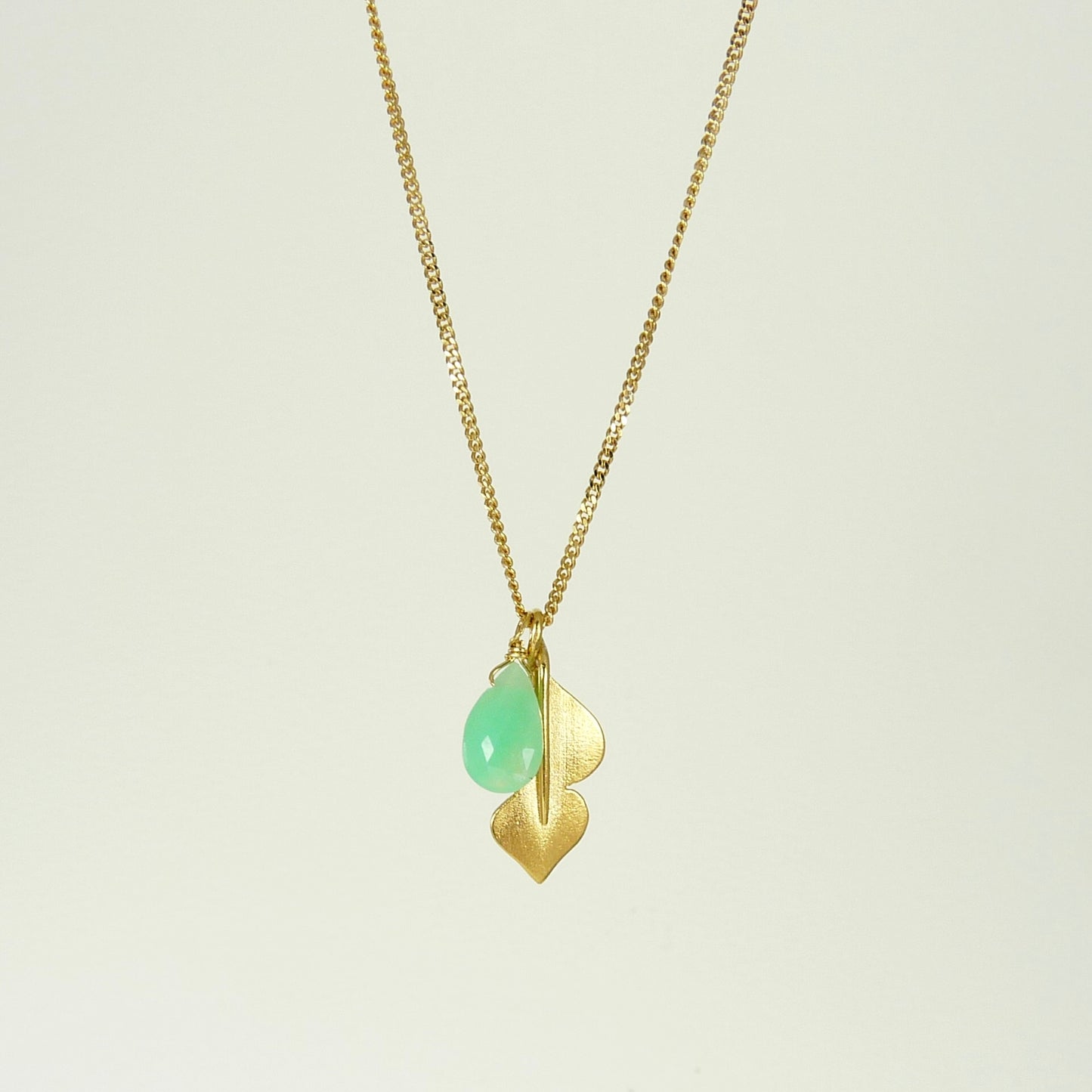 Single Temple Pendant Necklace