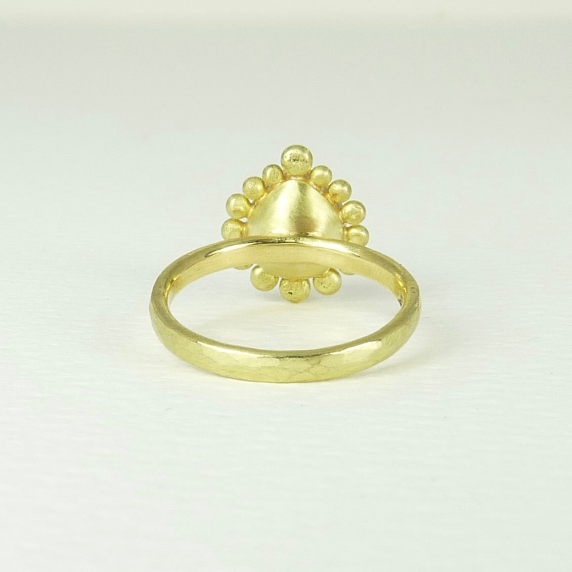Pearly Cream Diamond Courtesan Ring