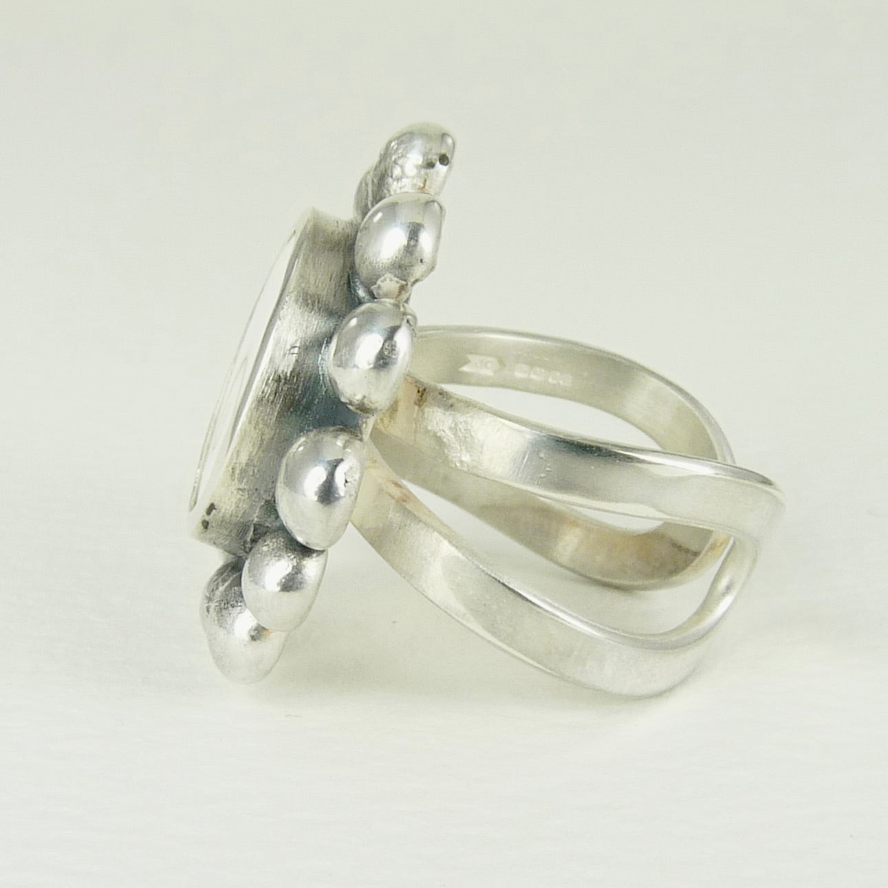 Big Courtesan Operculum Ring