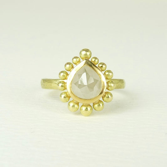 Pearly Cream Diamond Courtesan Ring