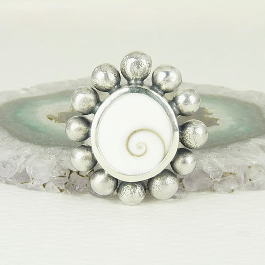 Big Courtesan Operculum Ring