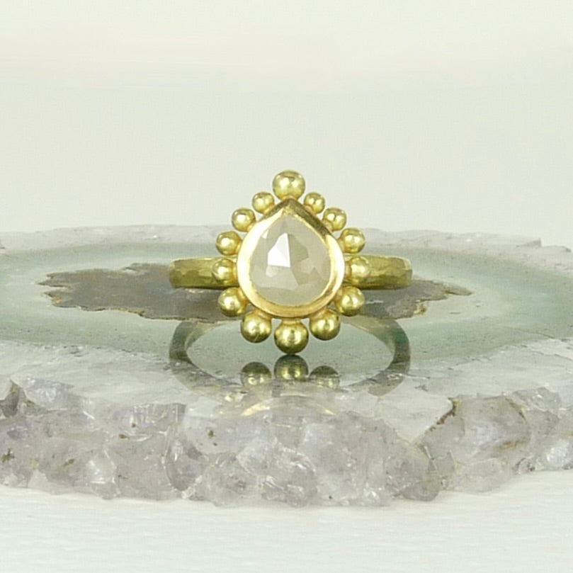 Pearly Cream Diamond Courtesan Ring
