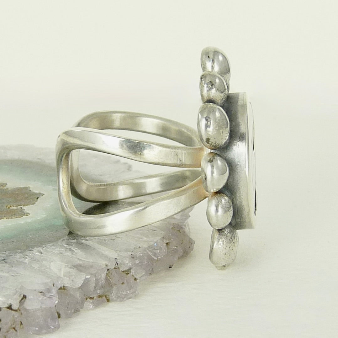 Giant Operculum Courtesan Ring