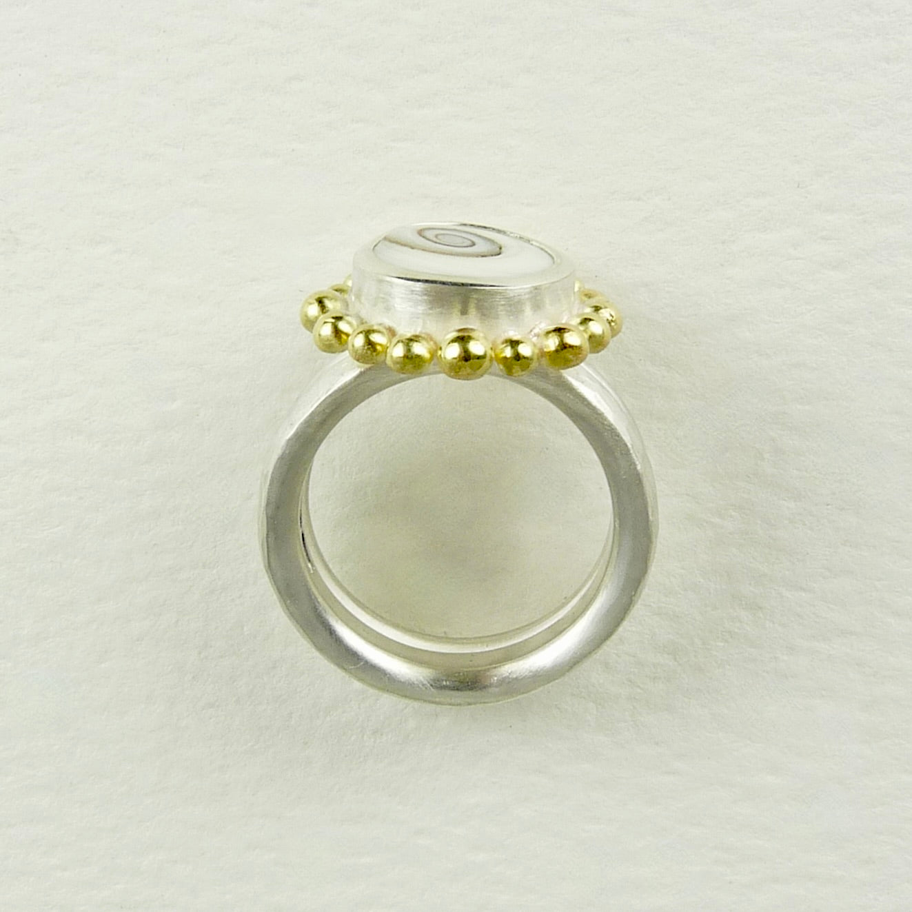Operculum Shell Courtesan Ring