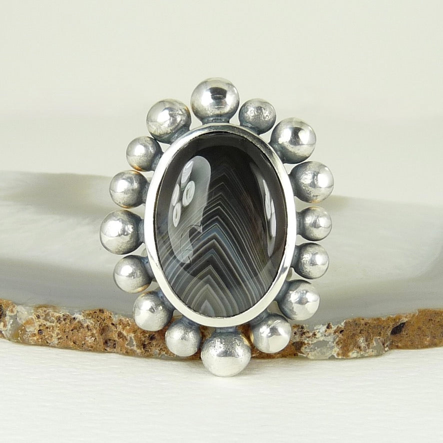 Chevron Agate Giant Courtesan Ring