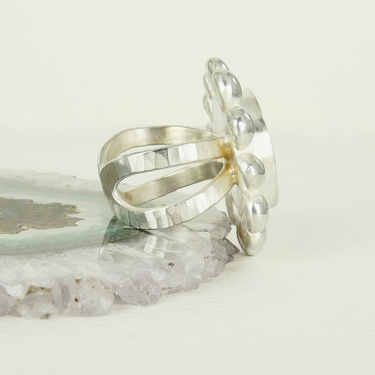 Giant Courtesan Ring With Operculum And Silver