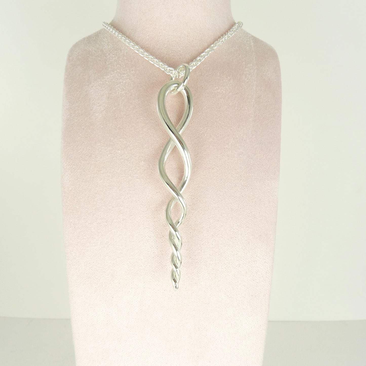 Laura Twist Necklace