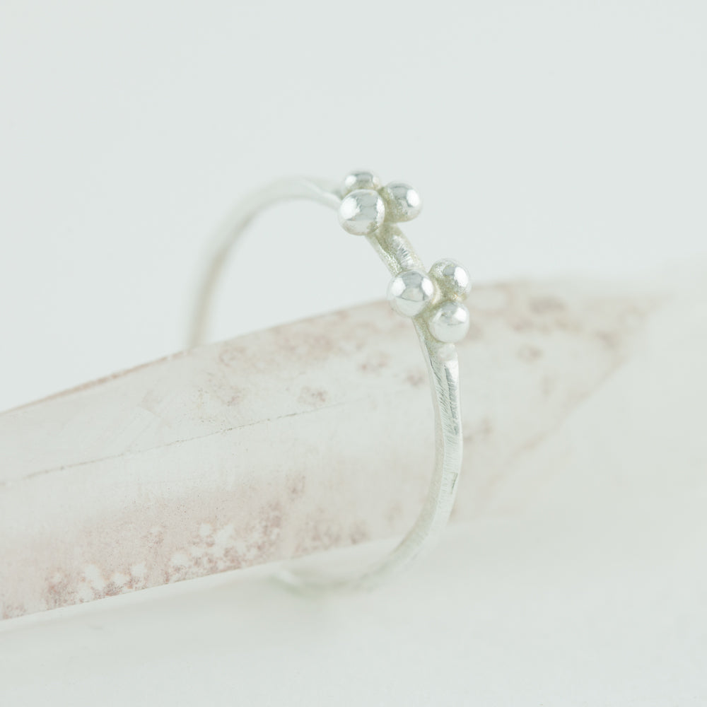 Nell Delicate granulation ring
