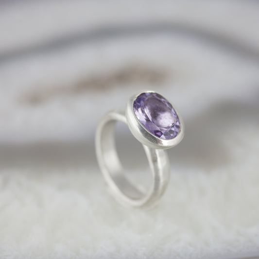 Oval Lavender Amethyst Stone Set Ring