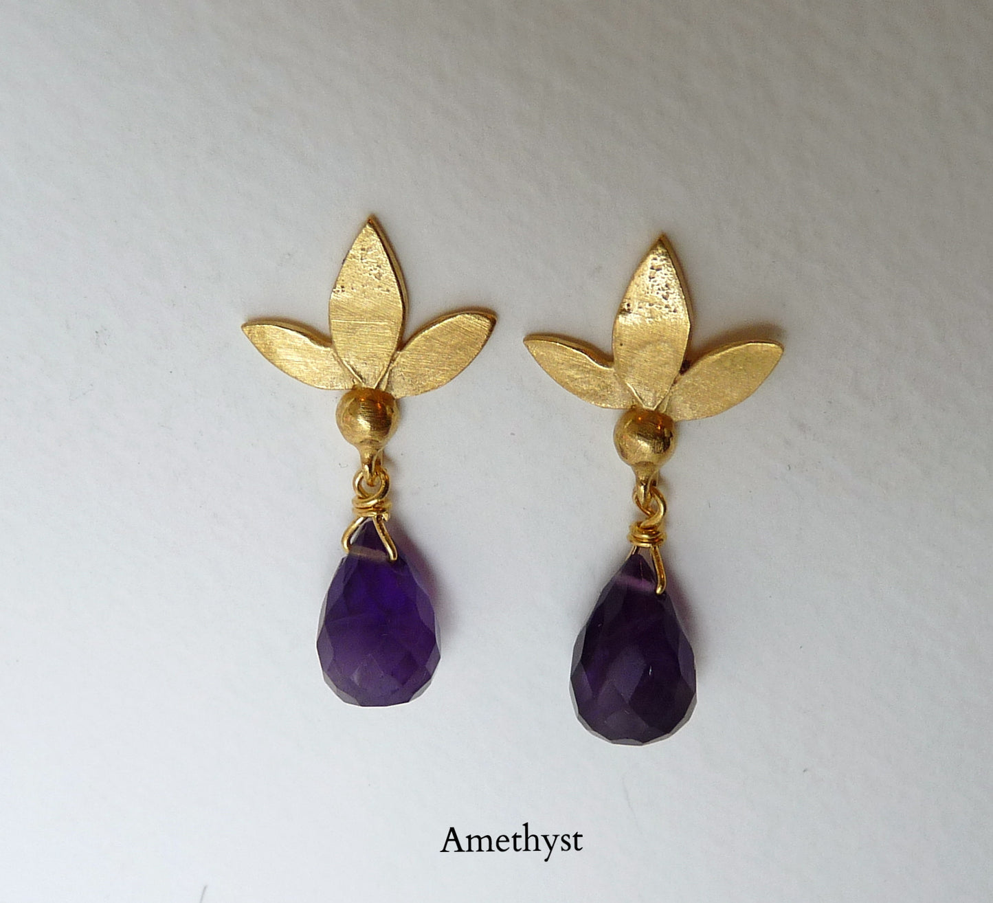 Ami Leaf Stud Earrings With Gemstone And Gold Plate