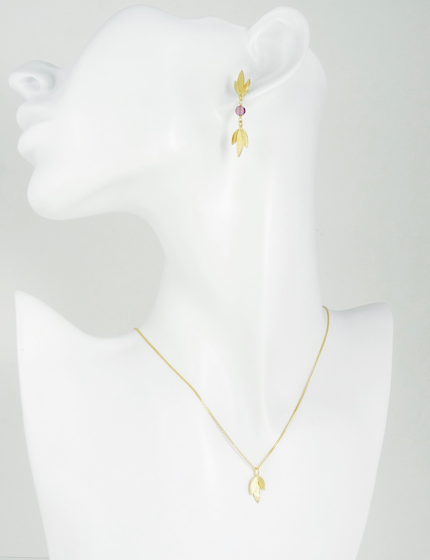 Martha Flower necklace